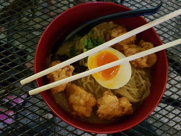Korean Spicy Instant Noodle Ramyun Egg Yolk Kimchi Eating Utensils — Stockfoto