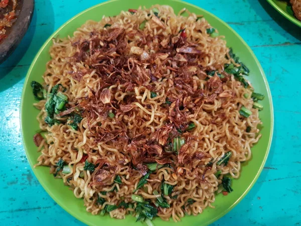 Kwetiau Goreng Adalah Sebuah Hidangan Nasi Datar Goreng Yang Terbuat — Stok Foto