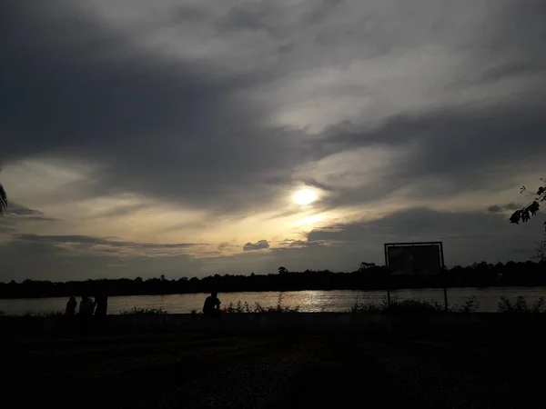 Помаранчевий Захід Сонця Над Річкою Барито Кагаян Махака — стокове фото