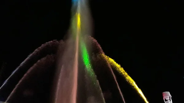 Amazing Dancing Fountain Bright Beautiful Colors — 스톡 사진