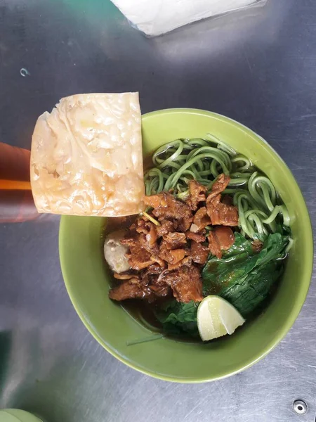 Traditional Dish Made Noodles Addition Mustard Greens Its Place Bowl — Stok Foto