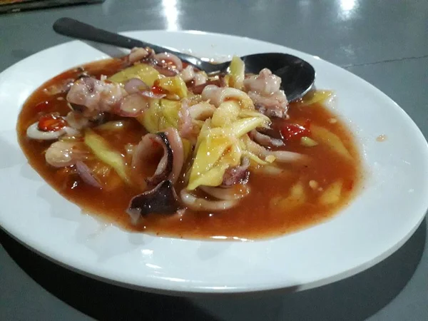Thai Delicioso Steamed Sweet Sour Spicy Squid Molho Limão Com — Fotografia de Stock