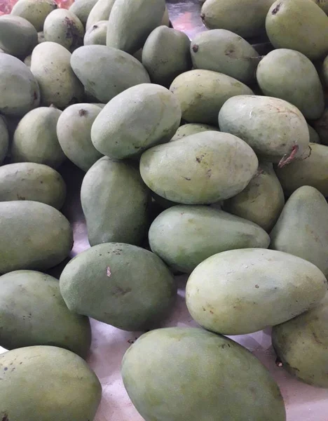 Lot Mango Sale Market Tropical Fruits Texture Healthy Organic Food — Stock fotografie