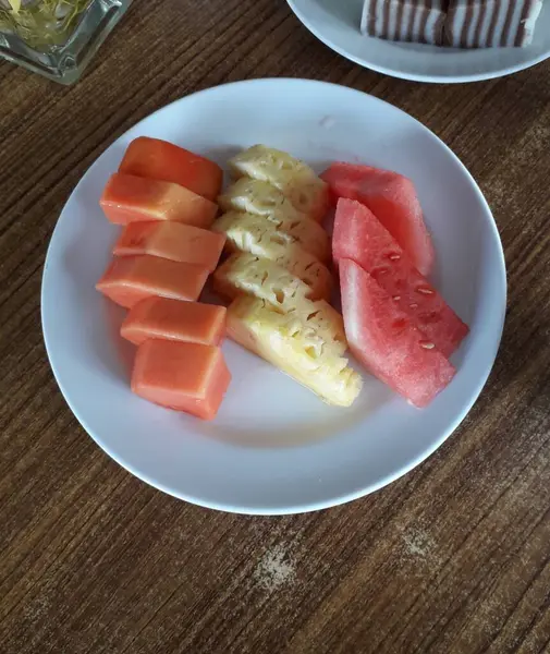 Mangkuk Salad Buah Segar Yang Sehat Latar Belakang Kayu Tampilan — Stok Foto