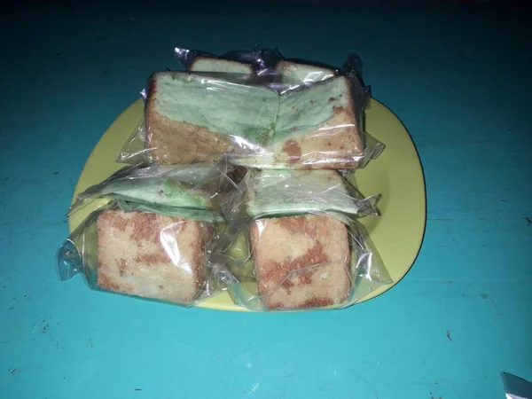 Spons Cake Met Matcha Honing Een Bord Matcha Castella Cake — Stockfoto