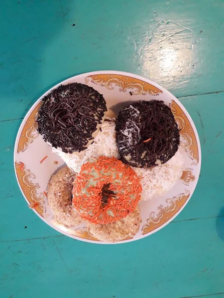 Donuts São Feitos Pão Liso Que Formado Redondo Com Buraco — Fotografia de Stock