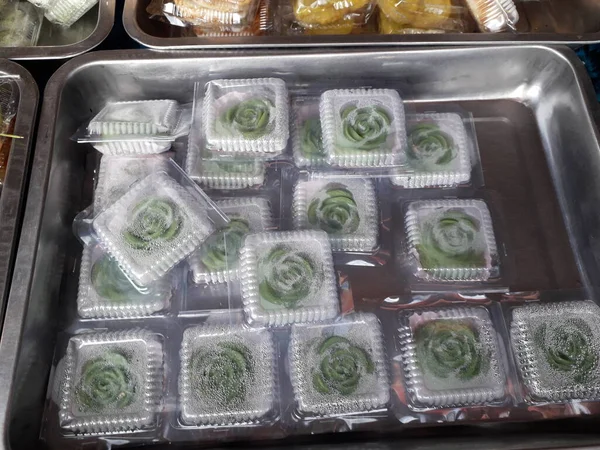 Paket Klepon Yang Dibeli Dari Pasar Tradisional Salah Satu Kue — Stok Foto