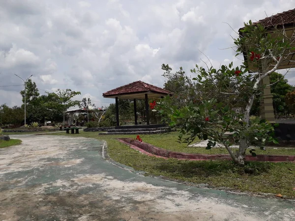 Paved Car Park Green Border Parking Area Paved Grey White — 图库照片