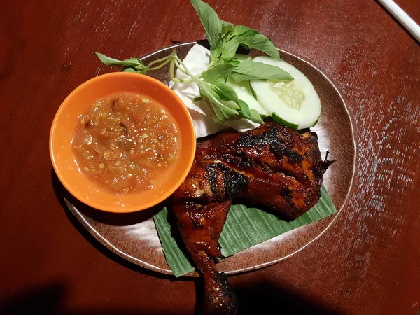 Grilled Chicken Breast Fried Chicken Fillet Fresh Vegetable Salad Tomatoes — Foto de Stock