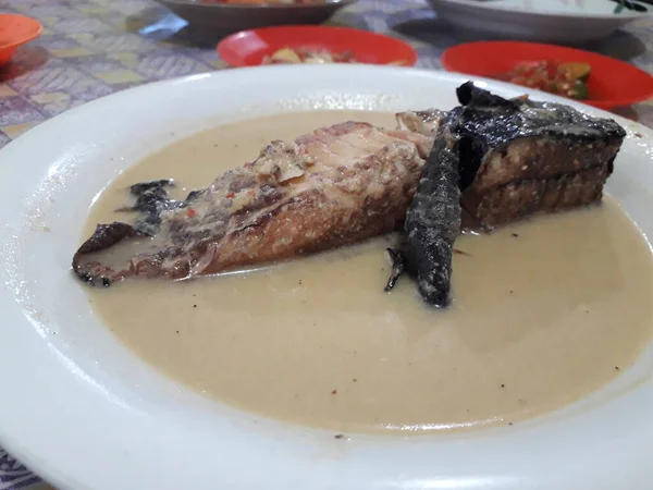 Appetizing Ikan Asap Papan Dapur Mackerel Asap Ikan Asap Dengan — Stok Foto