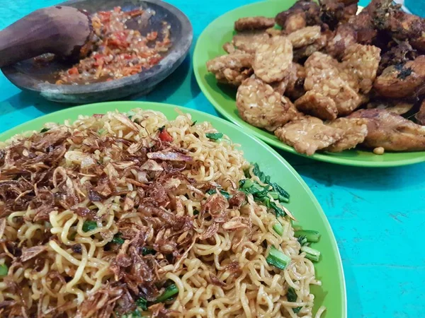 Kwetiau Goreng Chinese Indonesian Stir Fried Flat Rice Noodle Dish — Stockfoto