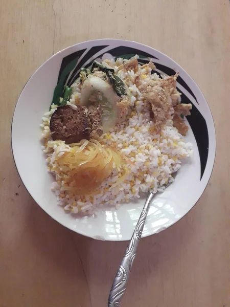 Comida Japonesa Arroz Maíz Tazón Arroz Sobre Fondo Blanco —  Fotos de Stock