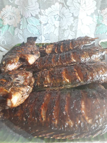Top View Tasty Large Fried Nile Tilapia Fish Simple Green —  Fotos de Stock