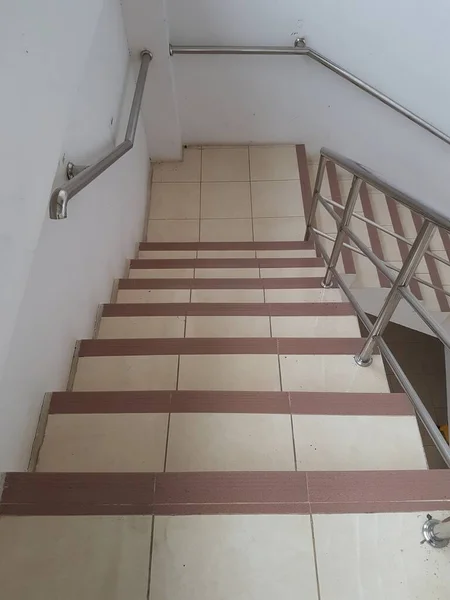Brandflucht Treppenhaus Eines Modernen Gebäudes — Stockfoto
