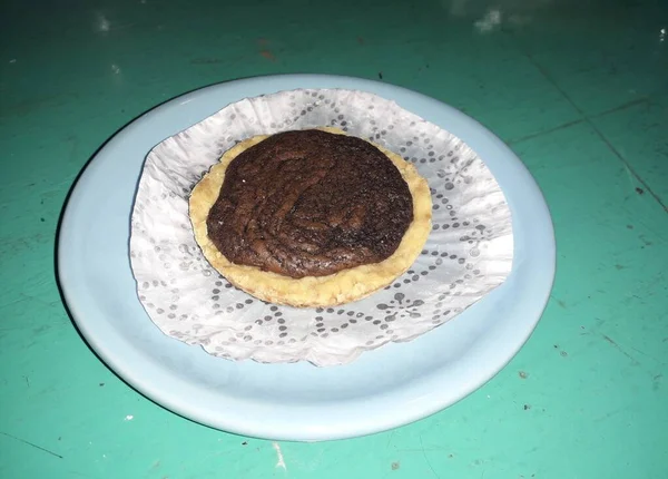 Çikolata Parlatıcılı Lezzetli Donut Tatlısı Tasarım Baskınız Için Yuvarlak Çikolatalı — Stok fotoğraf
