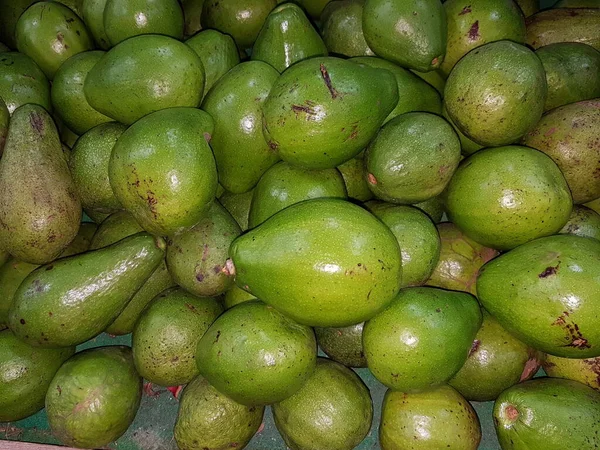 Avokado Depo ya da Market 'e gönderilmeye hazır. Avokado 'nun Reed Çeşitliliği.