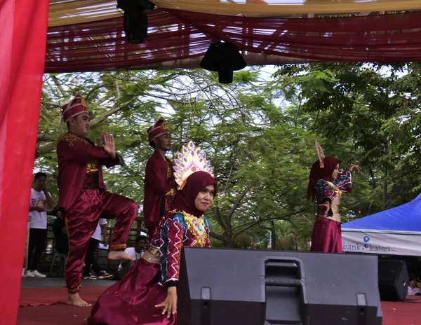 Banjarmasin South Kalimantan Indonésia Agosto 2022 Tradicional Banjar Tribos Dança — Fotografia de Stock