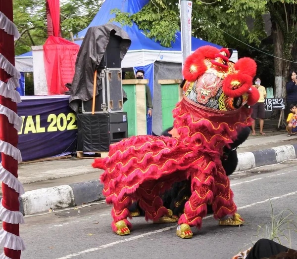 Banjarmasin South Kalimantan Indonezja Sierpnia 2022 Taniec Barongsai Festiwalu Pałacu — Zdjęcie stockowe