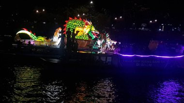 Süslü Tekne Tanglong Festivali (Banjarmasin, Endonezya 28 Eylül 2022)