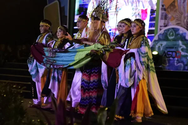 인도네시아 칼리만탄 인도네시아 2022 전통적 부족들 이바나마신 시에서 의식에서 의상을 — 스톡 사진