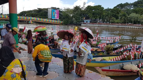 Banjarmasin Indonesia December 2021 Traditional Floating Market Selling Produce Barito — Stock Photo, Image