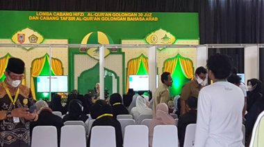 Banjarmasin, Endonezya - 17 Ekim 2022: Sabilal Muhtadin Camii 'ndeki Musabaqah Tilawatil Kuran etkinliği için mekan