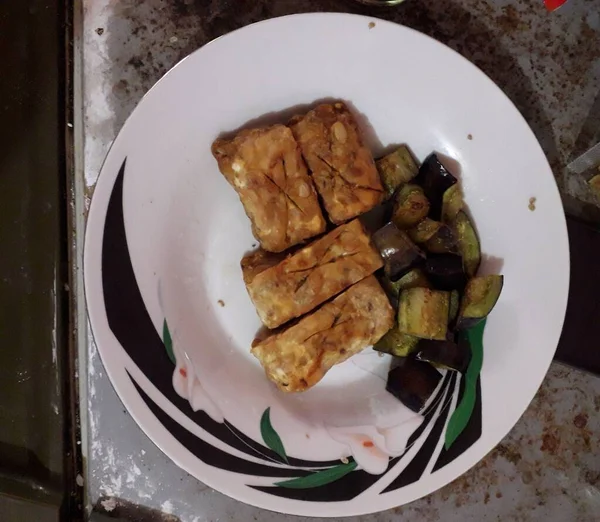 Gefrituurde Tempeh Tempe Mendoan Een Traditioneel Voedsel Gemaakt Van Tempeh — Stockfoto