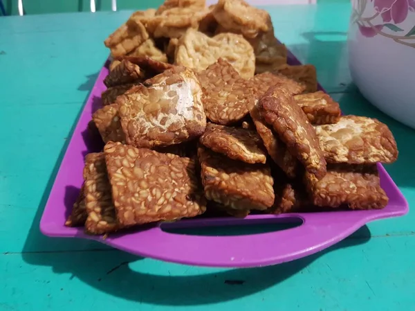 Tempeh Frito Tempe Mendoan Alimento Tradicional Feito Tempeh Coberto Massa — Fotografia de Stock