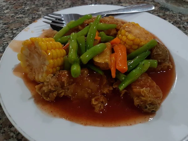Masakan Indonesia Ayam Goreng Saus Asam Manis Ayam Goreng Dengan — Stok Foto