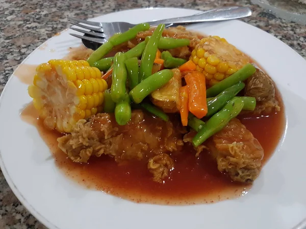 Indonesisch Eten Ayam Goreng Saus Asam Manis Gebakken Kip Met — Stockfoto
