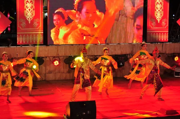 Banjarmasin Kalimantan Del Sur Indonesia Octubre 2021 Dayak Baila Festival —  Fotos de Stock