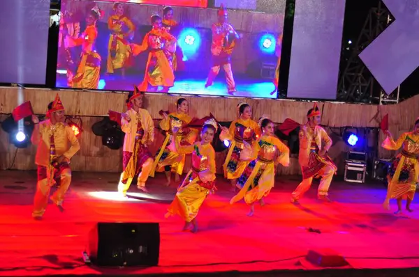 Banjarmasin Kalimantan Del Sur Indonesia Octubre 2021 Dayak Baila Festival —  Fotos de Stock