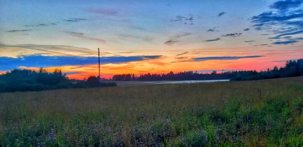 Die Ruhe Und Schönheit Der Sommerabende — Stockfoto