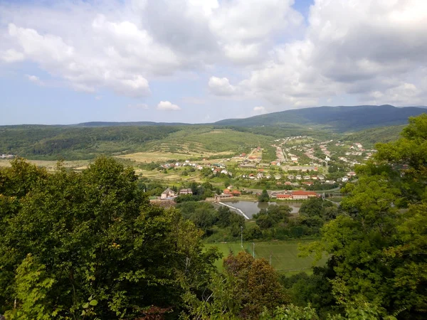 Vadideki Bir Şehrin Görüntüsü — Stok fotoğraf