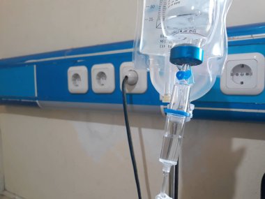 Hastalar için hastanedeki infüzyon şişesini kapatın.