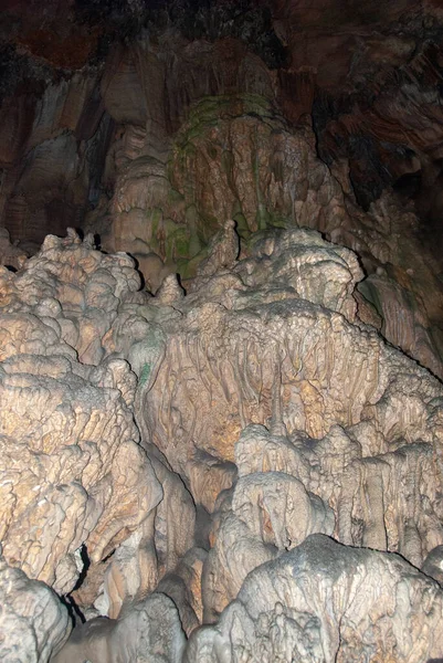 Çin Guilin Deki Trastnik Flüt Mağarasında Sarkıtlar Dikitler Var — Stok fotoğraf