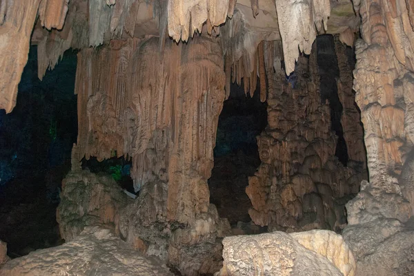 Stalaktiten Und Stalagmiten Der Trastnik Flötenhöhle Guilin China — Stockfoto