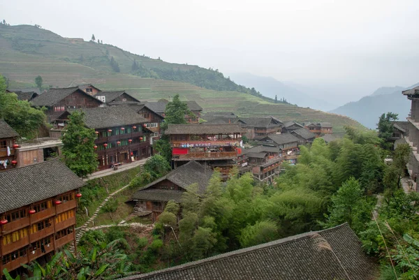 Longsheng County Çin Mayıs 2010 Longji Terrace Fields Yolunun Geçtiği — Stok fotoğraf