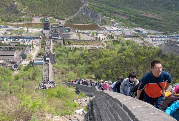 Badaling China Maio 2010 Turistas Inspecionando Grande Muralha China — Fotografia de Stock