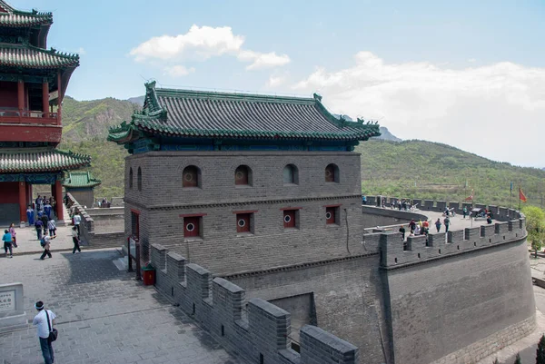 Badaling China May 2010 Tourists Inspecting Great Wall China — Stock Photo, Image