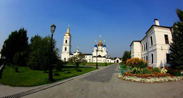 Uitzicht Binnenplaats Van Sophia Hemelvaart Kathedraal Stad Tobolsk — Stockfoto
