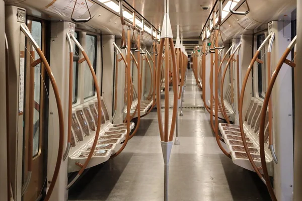 Beautiful Space Subway Train Passengers First Station — Stockfoto