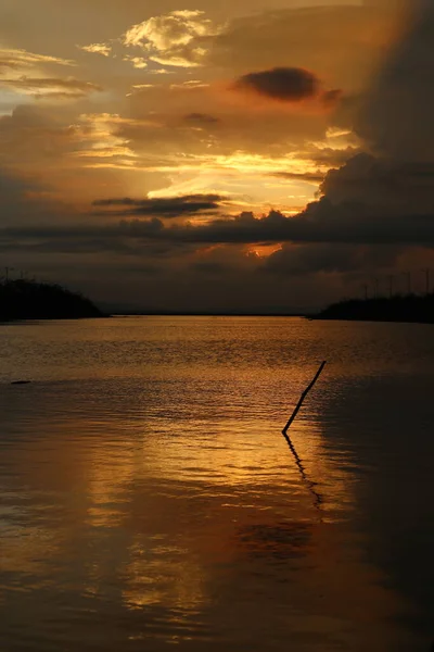 Colorful Dramatic Sky Clouds Sunset Sunset Lake — Stockfoto