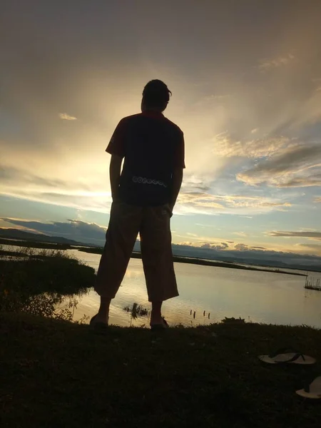 Silhouette Person Lake — Fotografia de Stock