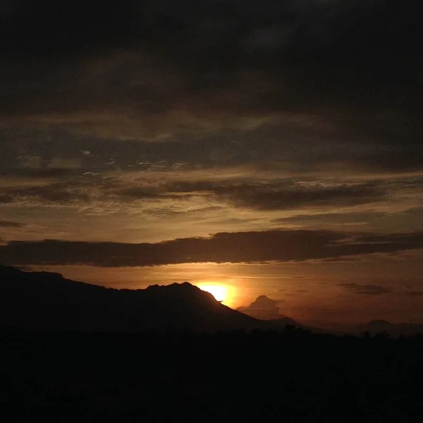 Beautiful Sunset Mountain Silhouette — Fotografia de Stock