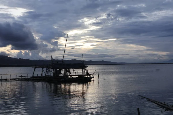 Silhouette Traditional Fishing Hut Lake — Fotografia de Stock