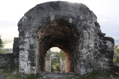 Otanaha kalesinin manzarası. Otanaha Kalesi artık turistik bir yer haline gelmiş tarihi bir yer.