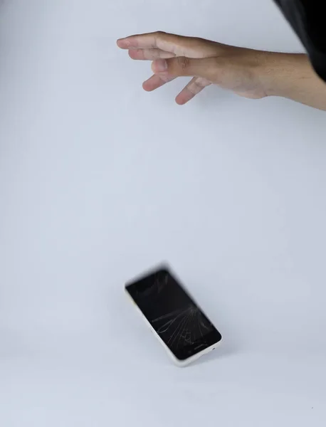 Mão Segurando Telefone Celular Está Quebrada — Fotografia de Stock