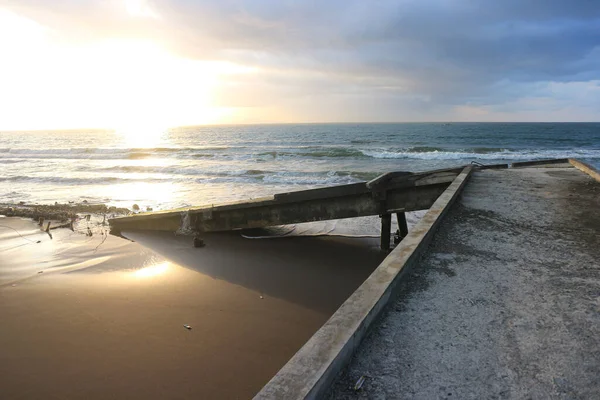 damage to buildings on the coast due to the tsunami