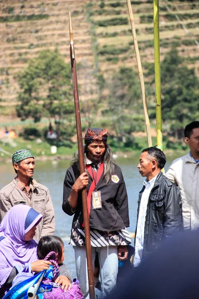 Dieng Indonesia August 2015 Dieng Culture Festival Tourists Follow Dreadlocks — Φωτογραφία Αρχείου